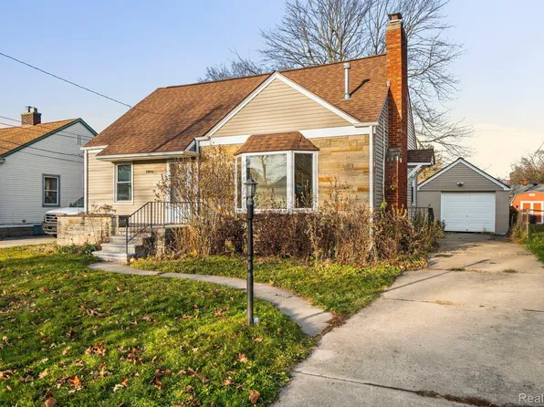 5926 Edgewood Blvd, Monroe, MI 48161