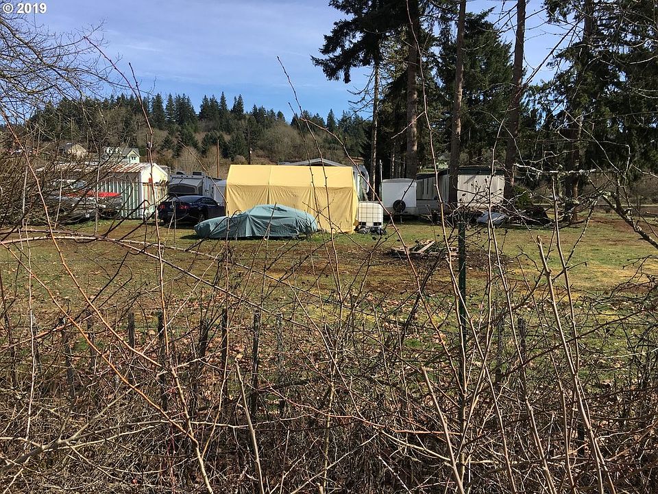 2nd image of 207 Division St