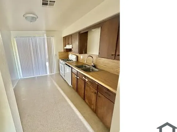 1120 N Rinaldi St APT C, Visalia, CA 93291