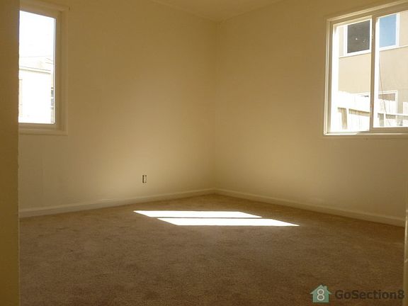 5th image of 239 Armour Ave APT 1