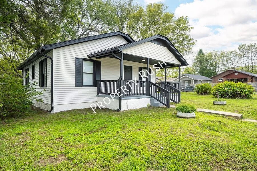 3818 Chandler Ave. - Cozy 2 bed/1 bath rental home in Chattanooga! $1,450/mo. — Photo 2