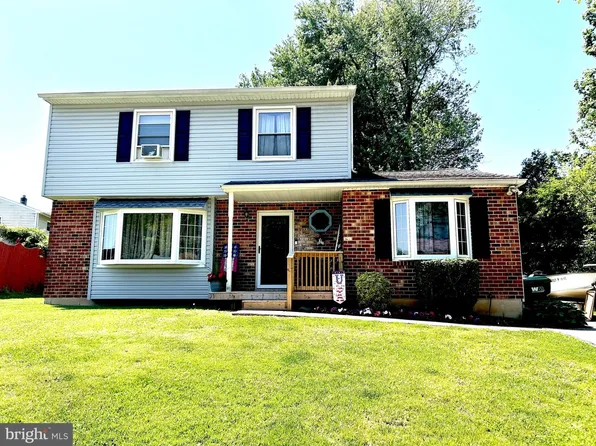 8 Edgebrooke Way, Newark, DE 19702