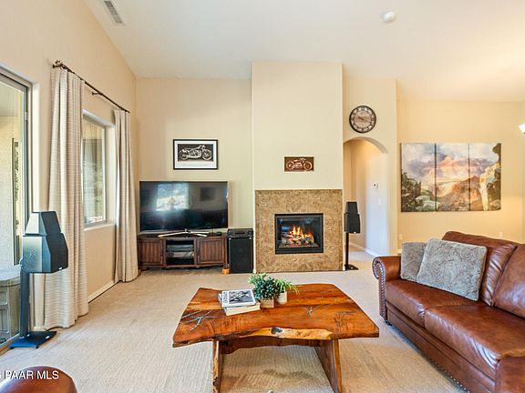 4th image of 2528 Powell Cir