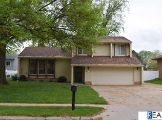 11705 Sunburst St, Omaha, NE 68164