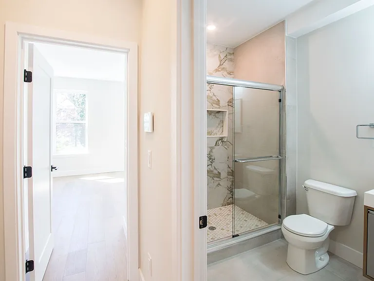 2147 N Franklin St — Photo 6