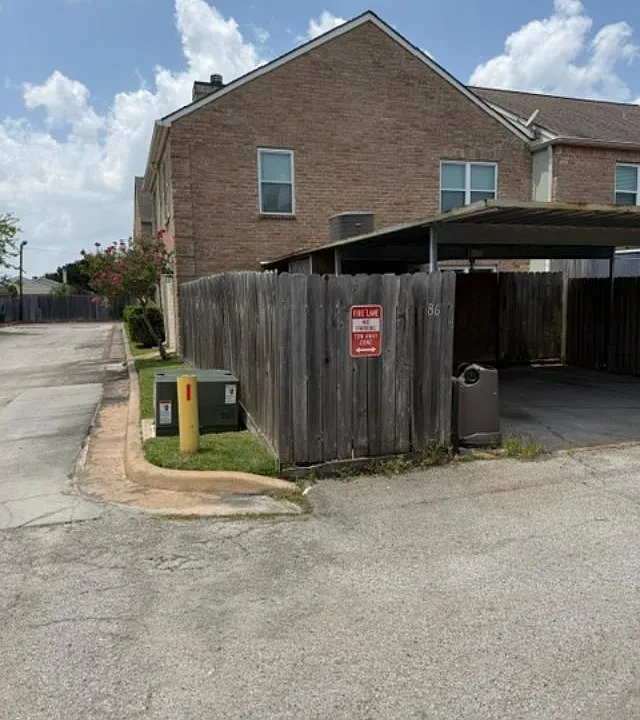 86 W Park West Dr