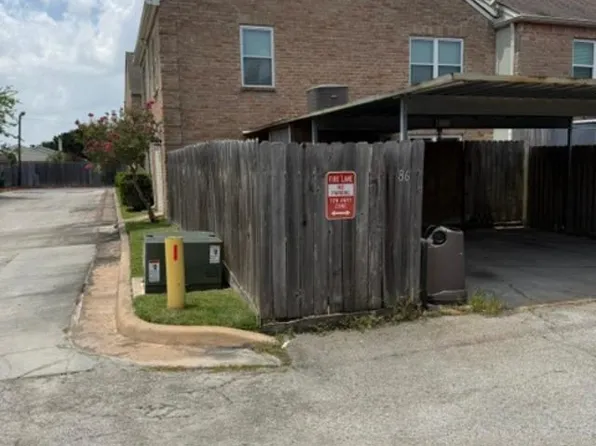 86 W Park West Dr, Houston, TX 77072
