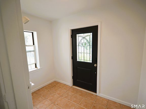 4th image of 70 Lincoln Avenue