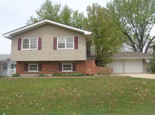 1300 Nottingham Ln, Hoffman Estates, IL 60169