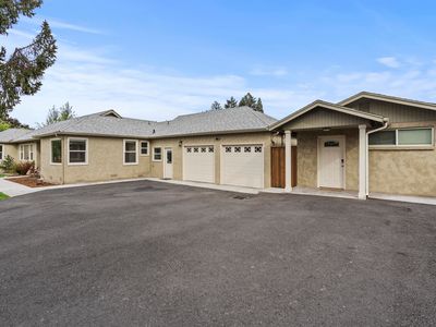 1961 Cloverlawn Dr, Grants Pass, OR, 97527