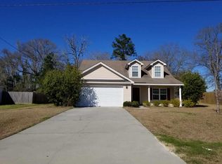 295 Bonnie Cir, Ellabell, GA 31308