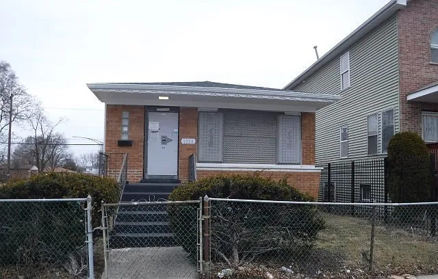1024 W 115th St photo 1