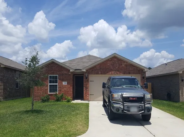 12018 Fairquarter Ln, Pinehurst, TX 77362