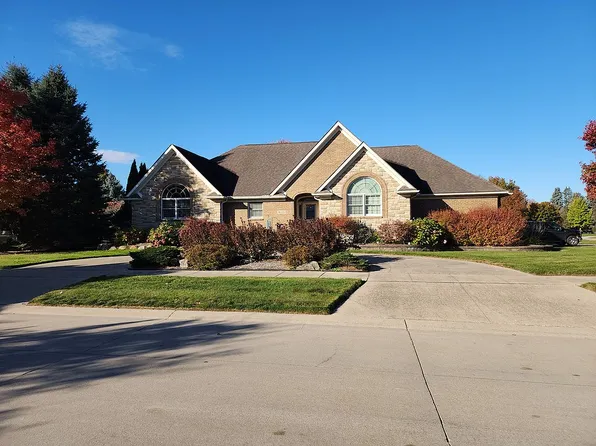 36576 Lauren St, New Baltimore, MI 48047