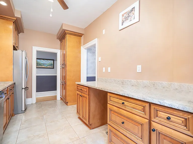 1000 Hudson St #406 — Photo 10