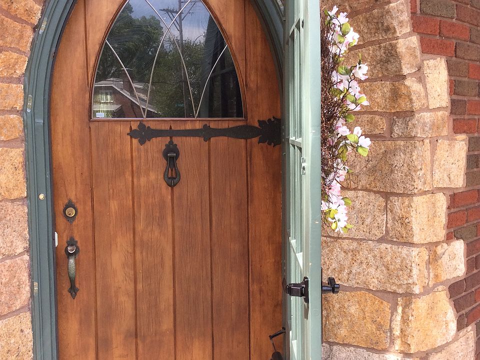 2nd image of 3125 N Sheridan Rd