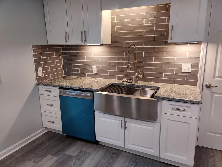 115 Skyview Dr — Photo 3
