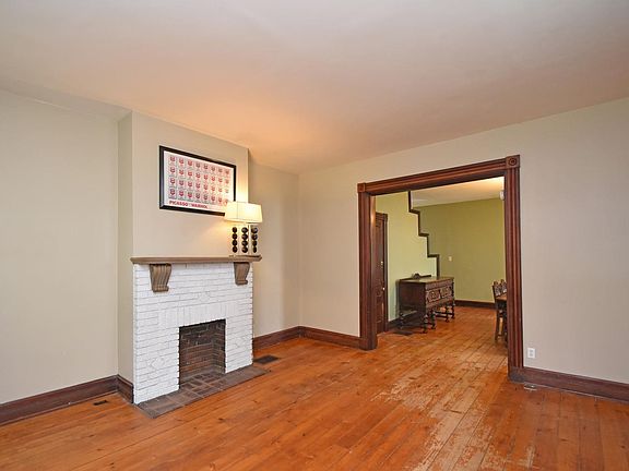 4th image of 1646 Frederick Ave