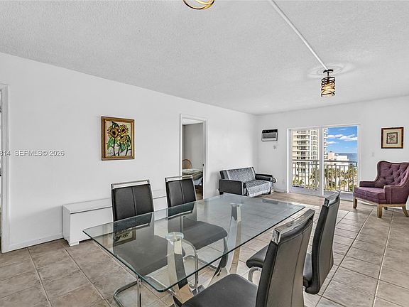 5th image of 200 S Birch Rd APT 1015