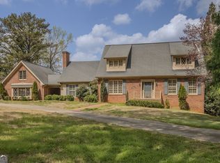2265 Castle Lake Dr, Tyrone, GA