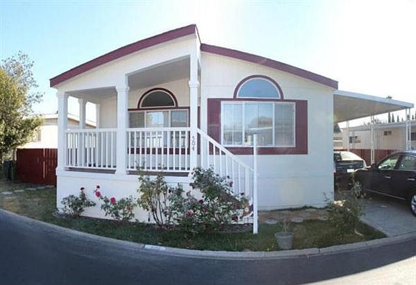 1st image of 504 Summerland Dr #504
