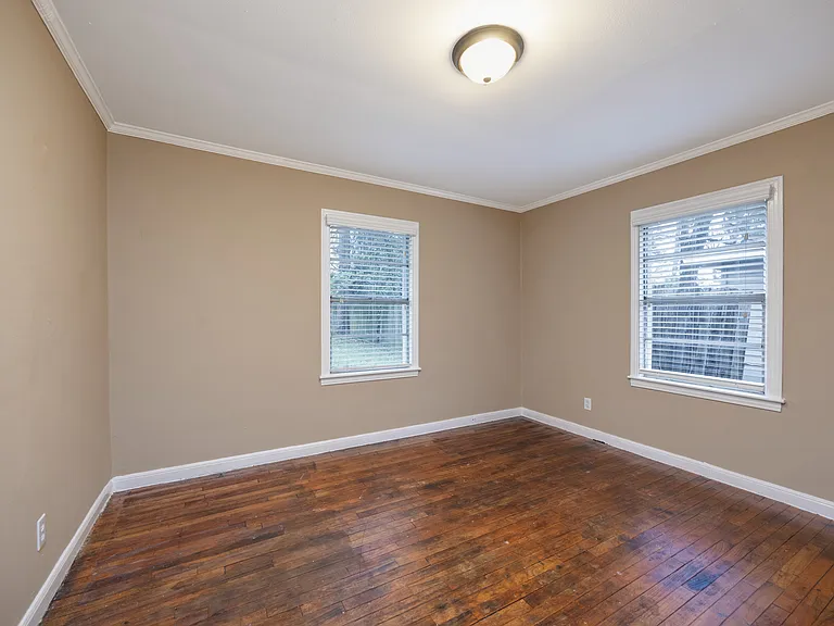 304 Harris Blvd — Photo 6