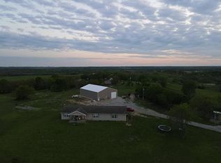 701 E 205th St, Lyndon, KS 66451