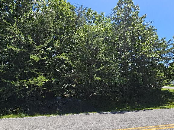 4th image of 122 Hilton Ln
