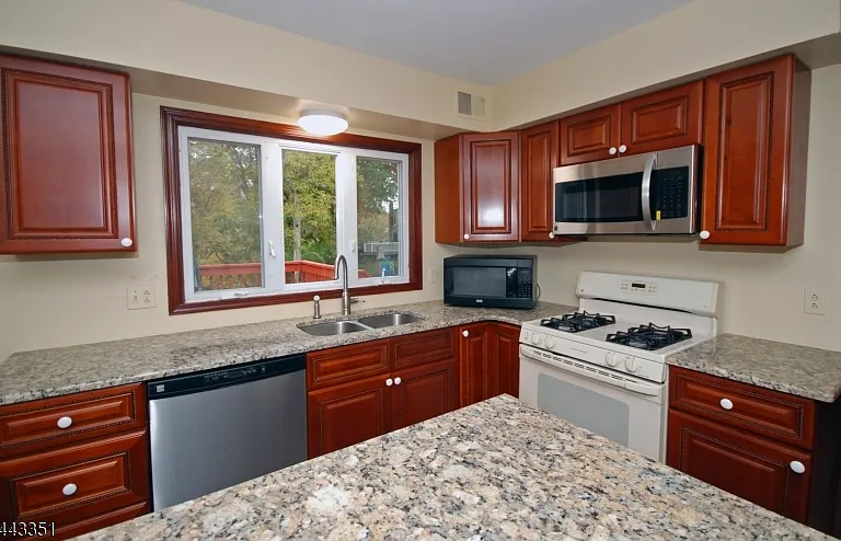 6 Heather Ln — Photo 11