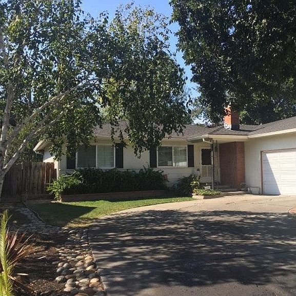 2nd image of 2704 Buttonwillow Ave