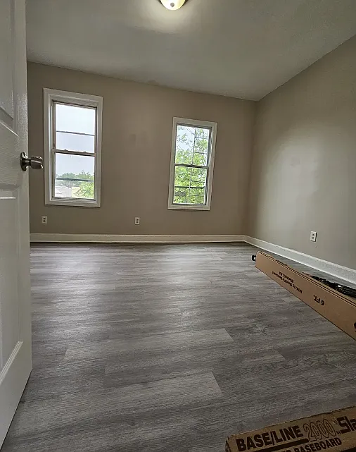 77 Grant Ave — Photo 4