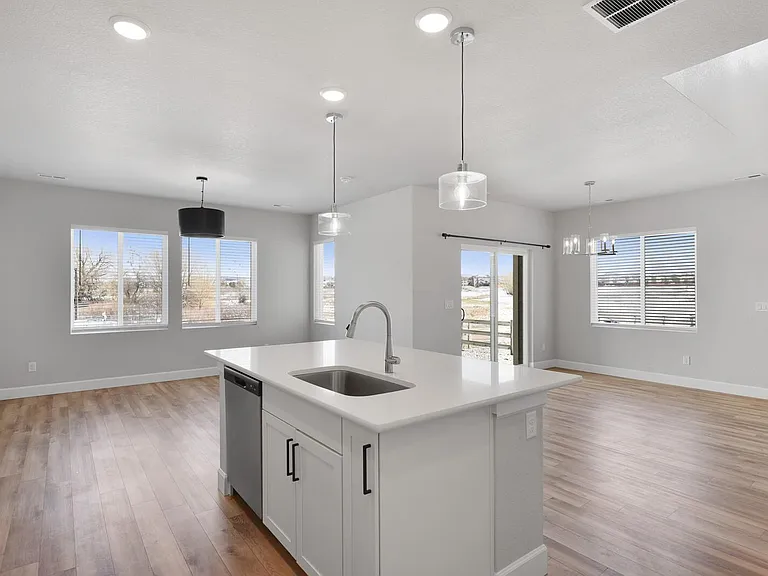 2022 Peak Prairie Ln — Photo 9