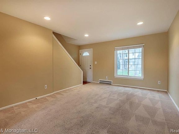 4th image of 23106 Arthur Ct