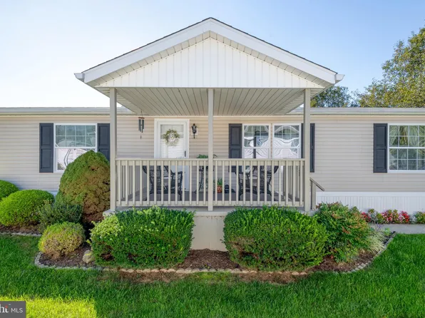 104 Juniper Ct, Lancaster, PA 17603