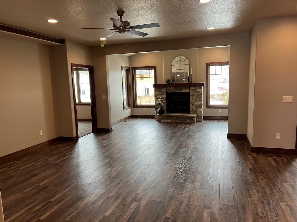 1902 Dakota St, Yankton, SD 57078 MLS 115605 Zillow