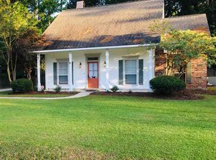 10390 Lone Pine Rd, Denham Springs, LA 70726