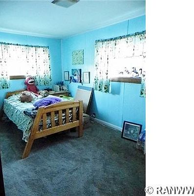 5th image of 645 Elm St