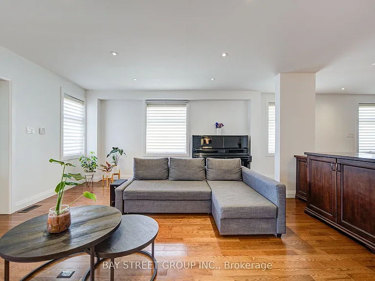 95 Hopedale Ave — Photo 9