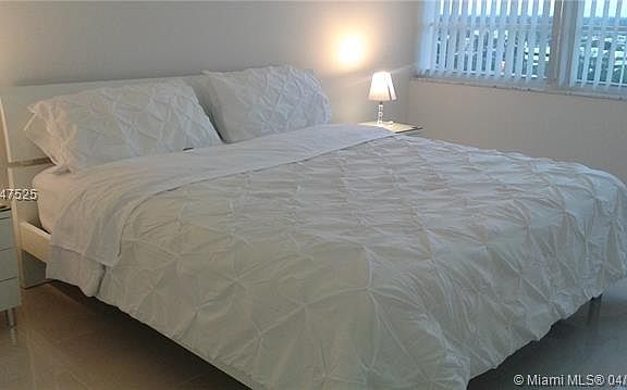 5th image of 18021 Biscayne Blvd APT 1202