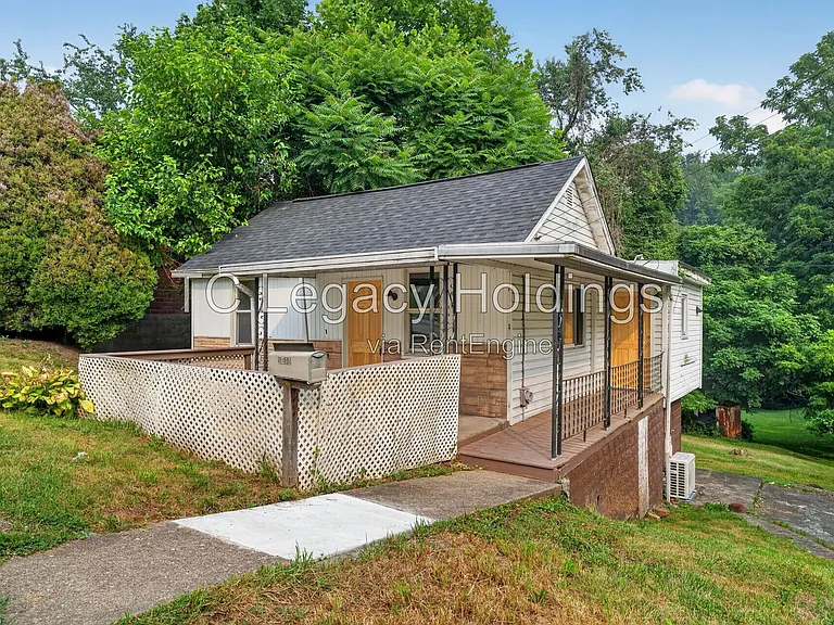 1610 N 18th St — Photo 2
