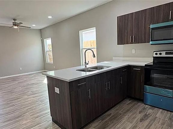 5th image of 4301 Walnut Ave #4