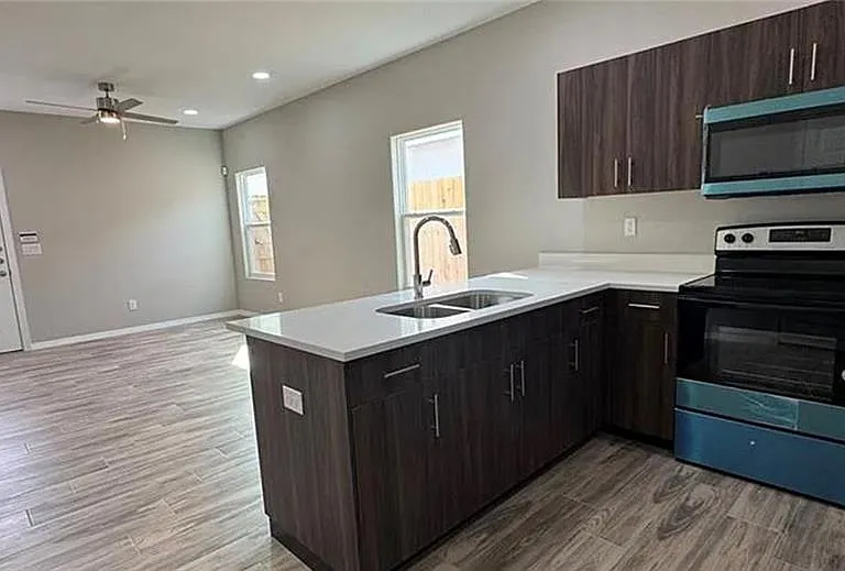 4301 Walnut Ave #4 — Photo 5