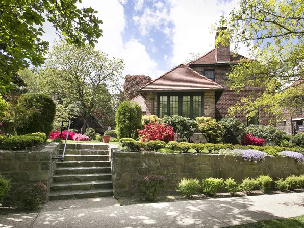 11 Markwood Road image 1 of 17