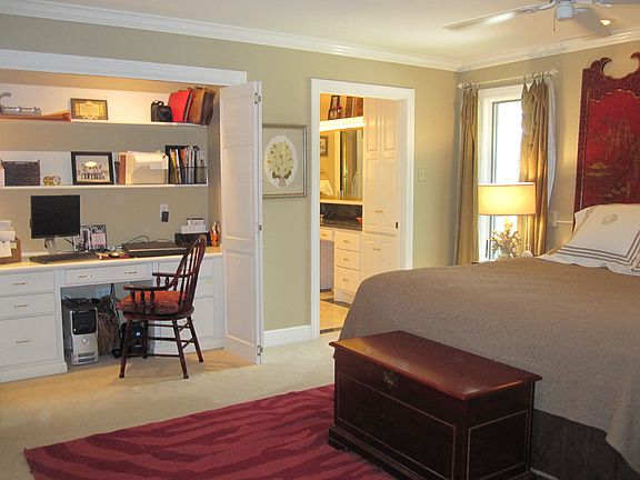 office nook in Master can be closed