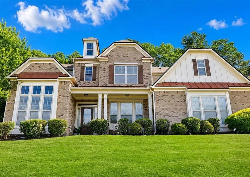 2236 Caledonia Dr