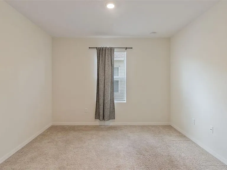 4373 Deleon St — Photo 13