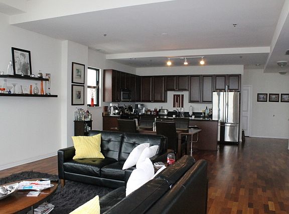 4th image of 1464 S Michigan Ave APT 2405