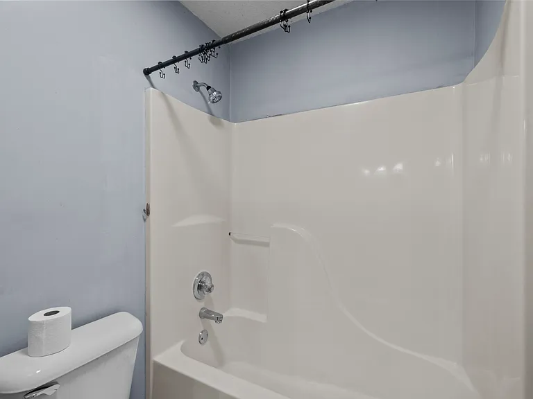 13 Holly Brook Cv — Photo 25