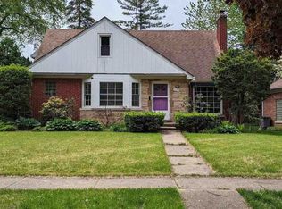 333 Ridgemont Rd, Grosse Pointe Farms, MI 48236