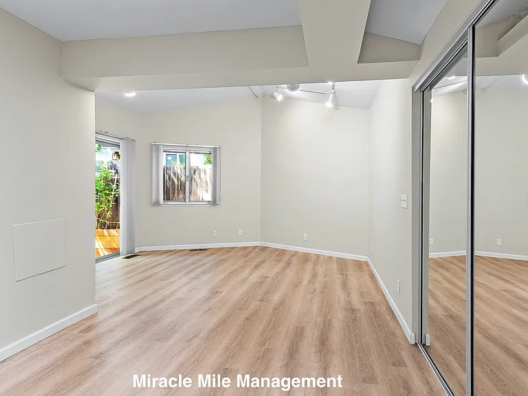 2503 Las Gallinas Ave — Photo 23